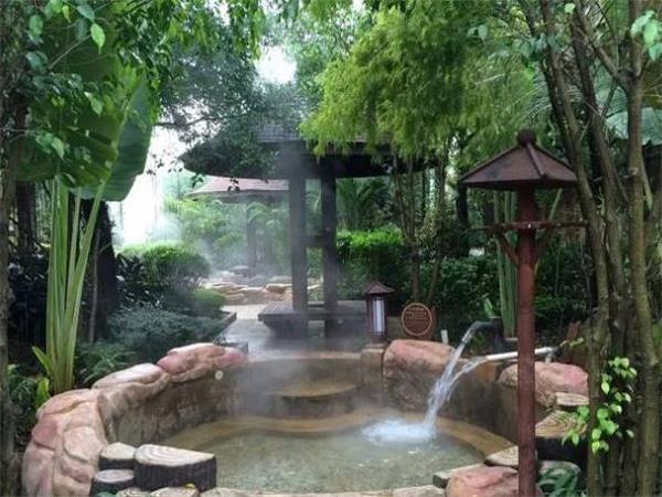 溫泉熱水新體驗(yàn)，空氣能帶來一股清流